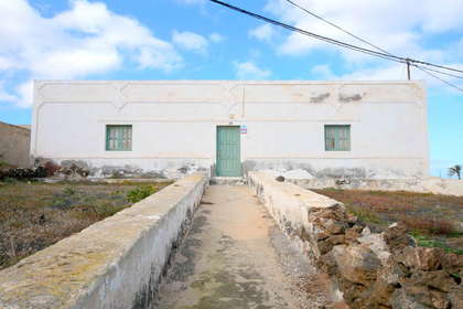 House for sale in Tajaste, Tinajo, Lanzarote. 