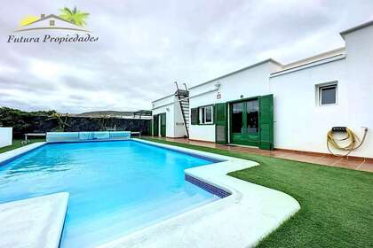 Chalet for sale in Yaiza, Lanzarote. 