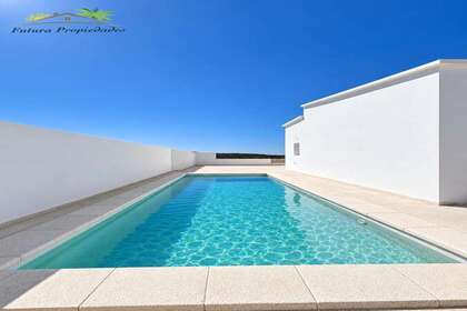 Chalet venta en Tinajo, Lanzarote. 