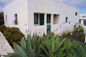 Villa for sale in Mancha Blanca, Tinajo, Lanzarote. 