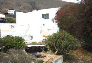 Villa for sale in La Asomada, Tías, Lanzarote. 