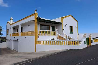 Chalet for sale in Tajaste, Tinajo, Lanzarote. 