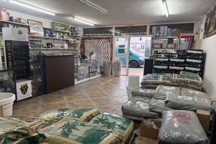 Local comercial venta en Playa Honda, San Bartolomé, Lanzarote. 