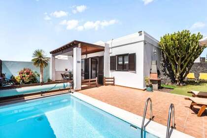 Villa for sale in Playa Blanca, Yaiza, Lanzarote. 