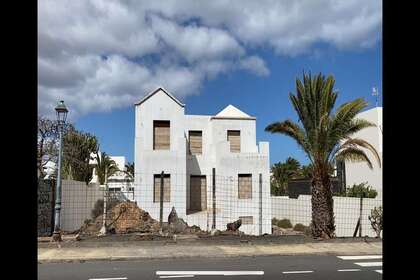 Chalet for sale in Costa Teguise, Lanzarote. 