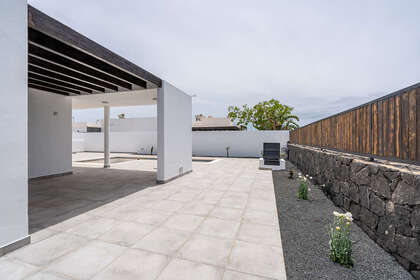 Chalet for sale in Playa Blanca, Yaiza, Lanzarote. 