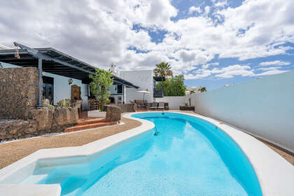 Villa for sale in El Cable, Arrecife, Lanzarote. 