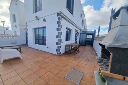 Duplex for sale in Orzola, Haría, Lanzarote. 