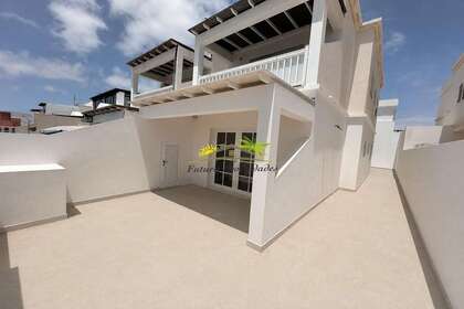 Flat for sale in Playa Honda, San Bartolomé, Lanzarote. 