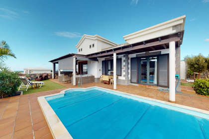 Villa for sale in Playa Blanca, Yaiza, Lanzarote. 