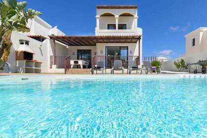 Villa for sale in Playa Blanca, Yaiza, Lanzarote. 