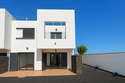 Cluster house for sale in Costa Teguise, Lanzarote. 