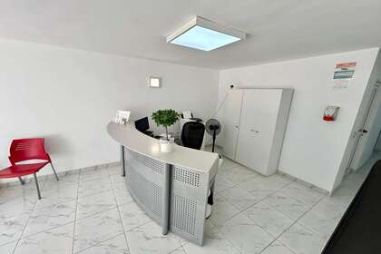 Commercial premise for sale in Puerto del Carmen, Tías, Lanzarote. 