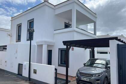 Duplex for sale in Playa Blanca, Yaiza, Lanzarote. 