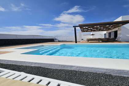 Villa for sale in Playa Blanca, Yaiza, Lanzarote. 