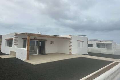 Bungalow for sale in Famara, Teguise, Lanzarote. 