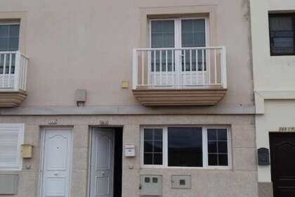 Duplex/todelt hus til salg i Argana Alta, Arrecife, Lanzarote. 