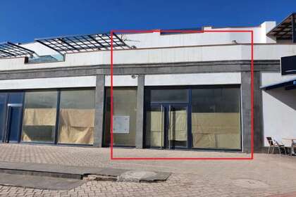 Commercial premise for sale in Playa Honda, San Bartolomé, Lanzarote. 