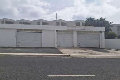 Commercial premise for sale in Teguise, Lanzarote. 