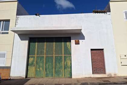 Almacén venta en Altavista, Arrecife, Lanzarote. 