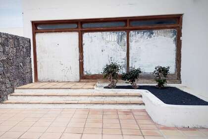Local comercial en Costa Teguise, Lanzarote. 